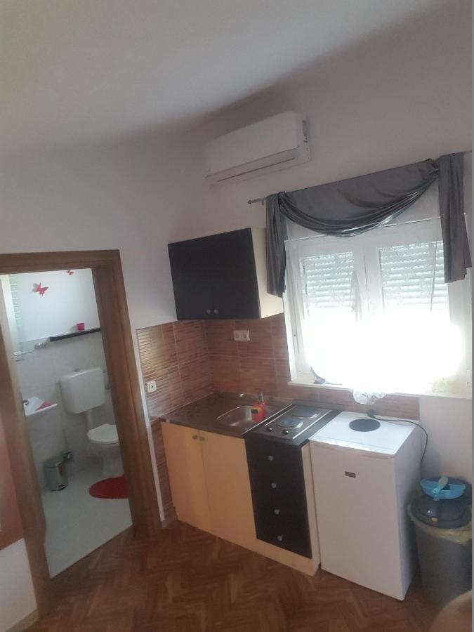 Apartments Megi Biograd Na Moru Exterior foto